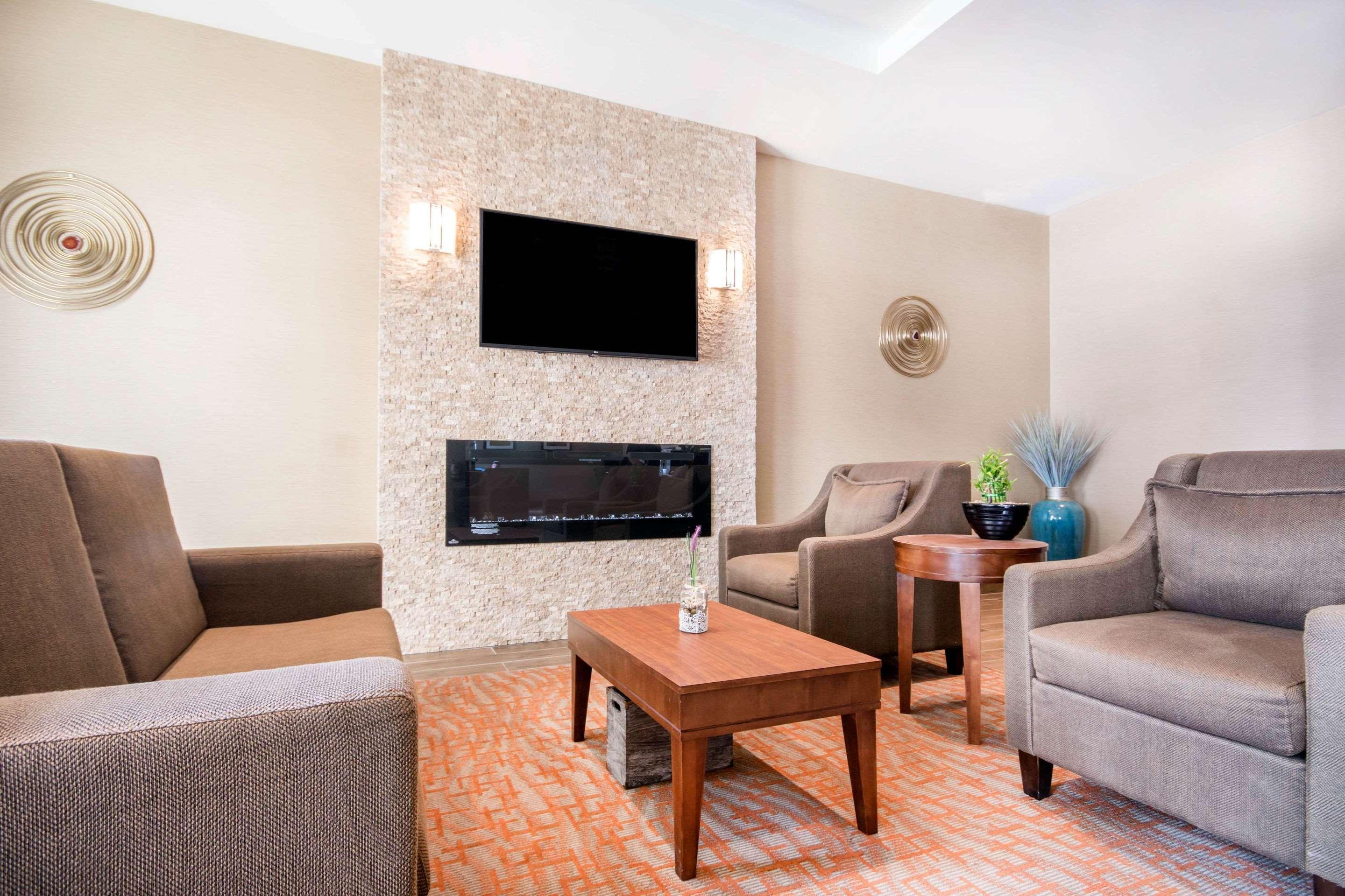 Hotel Comfort &